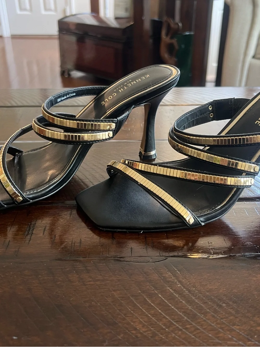 Kenneth Cole Black Gold Metallic Strappy Mule Heels Square Toe Size 9
